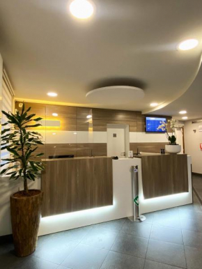 Отель Aero44 Hotel Charleroi Airport  Шарлеруа